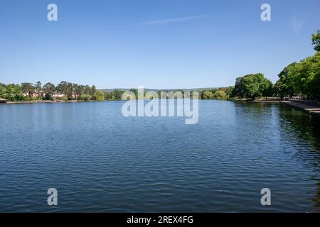 Der Roath Park befindet sich in einer wunderschönen Lage im Zentrum dieser geschäftigen Hauptstadt - ein atemberaubender Anblick bei Tag und Nacht. Der Park behält noch die Klas Stockfoto