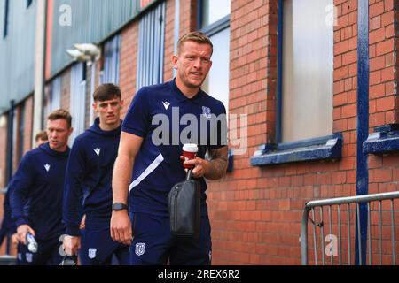 Dundee, Großbritannien. 30. Juli 2023; Dens Park, Dundee, Schottland: Scottish Viaplay Cup Group E Football, Dundee gegen Inverness Caledonian Thistle; Lee Ashcroft von Dundee trifft vor dem Spiel ein. Credit: Action Plus Sports Images/Alamy Live News Stockfoto