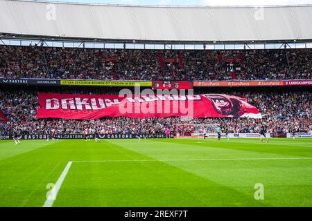 Rotterdam, Niederlande. 30. Juli 2023. Rotterdam - ein Banner für Orkun Kokcu während des Freundschaftsspiels Feyenoord gegen Benfica im Stadion Feijenoord De Kuip am 30. Juli 2023 in Rotterdam, Niederlande. Kredit: Box to box images/Alamy Live News Stockfoto