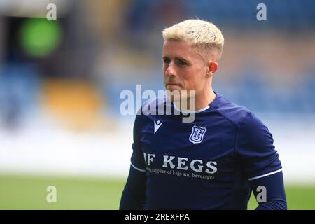 Dundee, Großbritannien. 30. Juli 2023; Dens Park, Dundee, Schottland: Scottish Viaplay Cup Group E Football, Dundee versus Inverness Caledonian Thistle; Luke McCowan of Dundee während der Aufwärmphase vor dem Spiel Credit: Action Plus Sports Images/Alamy Live News Stockfoto