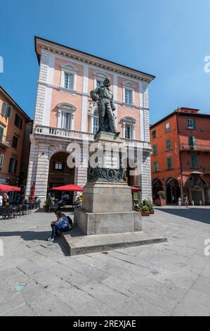 Statue von Giuseppe Garibaldi auf der Piazza Garibaldi in Pisa in der Toskana in Italien. Giuseppe Garibaldi, 1807 C 1882, war ein italienischer General, poli Stockfoto