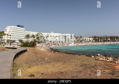 SA Coma Strandpromenade, die Sa Coma und S'Illot verbindet. Sa Coma, Mallorca (Mallorca), Balearen, Spanien. Europa Stockfoto