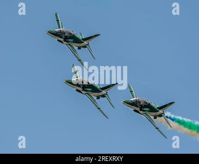 Saudi Hawks, BAE Hawk Mk65/65As, Royal Saudi Air Force Aerobatic Team, King Faisal Air Base, Tabuk. Aufführung auf der Royal International Air Tattoo 23 Stockfoto