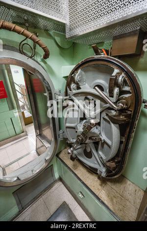 Schottwand Luke USS Nautilus (SSN-571) Innenraum Submarine Force Library & Museum   Groton, Connecticut, USA Stockfoto