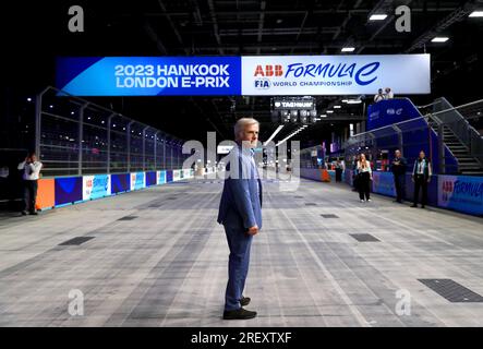 Schauspieler Christoph Waltz am zweiten Tag des Hankook London E-Prix 2023 auf dem Excel Circuit, London. Foto: Sonntag, 30. Juli 2023. Stockfoto