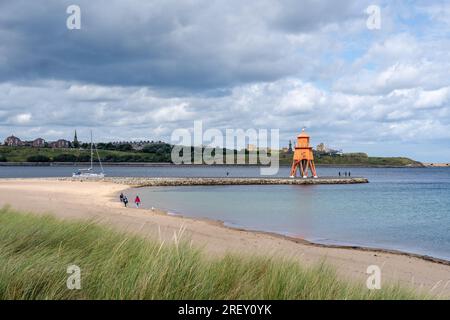 Die Aussicht am Littlehaven Beach in der Küstenstadt South Shields, Großbritannien Stockfoto