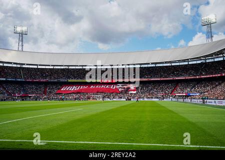 Rotterdam, Niederlande. 30. Juli 2023. Rotterdam - Banner für den Orkun Kokcu von Benfica während des Freundschaftsspiels Feyenoord gegen Benfica im Stadion Feijenoord De Kuip am 30. Juli 2023 in Rotterdam, Niederlande. Kredit: Box to box images/Alamy Live News Stockfoto