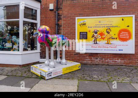 Shaun the Sheep on the Tyne Art Trail - Schaffigur in Jesmond, Newcastle upon Tyne, Großbritannien, sammelt Spenden für das St. Oswald's Hospice. Stockfoto