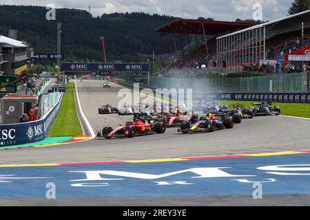 Stavelot, Belgien. 30. Juli 2023. Circuit de Spa-Francorchamps, Stavelot, Belgien, 30. Juli 2023, Start des Rennens während des Formel-1-Rennens 2023 MSC Cruises Grand Prix in Belgien, Formel-1-Weltmeisterschaft - Rennen - Formel-1-Meisterschaft Credit: Live Media Publishing Group/Alamy Live News Stockfoto