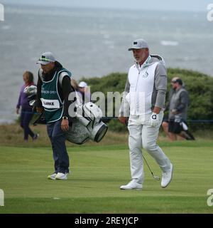 Golf The Seniors Open Royal Porthcawl GC Bridgend UK , Wales 2023, Golflegenden, bei Wind und Regen spielen, Links Golf in seiner grausamsten Form, Stockfoto