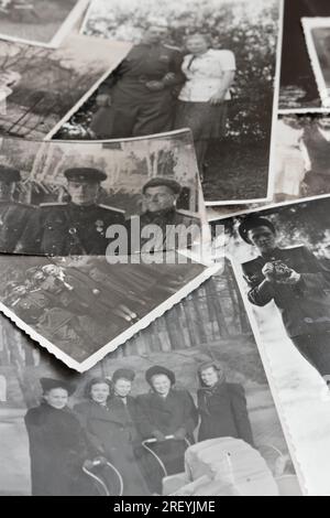 Archivfotos der Nachkriegsfamilie Ende 1940er Stockfoto