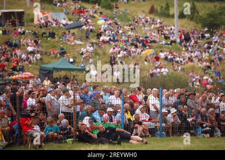 Stierkampf ohne Blut, bosnische Korrida, der seine eigene Geschichte von sieben Jahrzehnten hat und viele Besucher in Cevljanovici, Bosnien und Hisabeth am 30 anzieht. Juli 2023. Foto: Armin Durgut/PIXSELL Credit: Pixsell/Alamy Live News Stockfoto