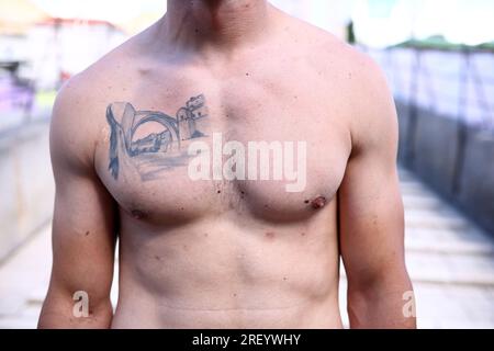 457. Jährlich stattfindendes Mostar Bridge Jumping Festival aus einer Höhe von 20 Metern im Fluss Neretva am 30 in Mostar, Bosnien und Herzegowina. Juli 2023. Foto: Denis Kapetanovic/PIXSELL Credit: Pixsell/Alamy Live News Stockfoto
