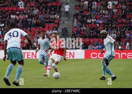 Eindhoven, Niederlande. 30. Juli 2023. EINDHOVEN, NIEDERLANDE - JULI 30: Noa lang von PSV kontrolliert den Ball während des saisonalen Freundschaftsspiels zwischen PSV und Nottingham Forest FC im Philips Stadion am 30. Juli 2023 in Eindhoven, Niederlande (Foto von Jeroen Meuwsen/Orange Pictures). Guthaben: Orange Pics BV/Alamy Live News Stockfoto