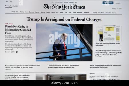 Ein Screenshot der Website der New York Times, 13. Juni 2023, nachdem der ehemalige US-Präsident Donald Trump angeklagt und wegen Bundesanklage angeklagt wurde. Stockfoto