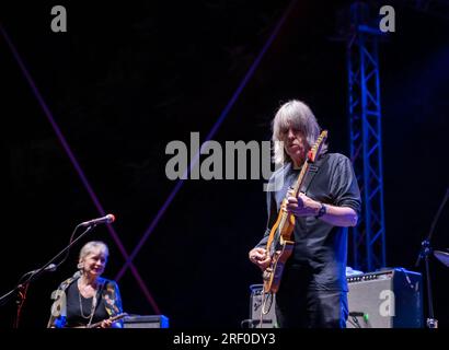 Der legendäre Jazz- und zeitgenössische Gitarrist Mike Stern und seine Bandgäste beim Pomigliano Jazz Festival im öffentlichen Park Giovanni Paolo II in Pomigliano d'Arco. (Foto: Giovanni Esposito/Pacific Press) Kredit: Pacific Press Media Production Corp./Alamy Live News Stockfoto