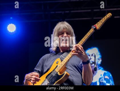 Der legendäre Jazz- und zeitgenössische Gitarrist Mike Stern und seine Bandgäste beim Pomigliano Jazz Festival im öffentlichen Park Giovanni Paolo II in Pomigliano d'Arco. (Foto: Giovanni Esposito/Pacific Press) Kredit: Pacific Press Media Production Corp./Alamy Live News Stockfoto