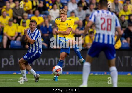 Broendby, Dänemark. 30. Juli 2023. Sebastian Sebulonsen (2) aus Broendby, WENN während des 3F. Superliga-Spiels zwischen Broendby IF und Odense BK im Broendby Stadion in Broendby gesehen. (Foto: Gonzales Photo/Alamy Live News Stockfoto