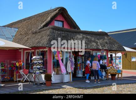 Shopping am Strand am 26. Juni 2023 in List, Sylt Island, Deutschland. © Peter Schatz/Alamy Stock Photos Stockfoto