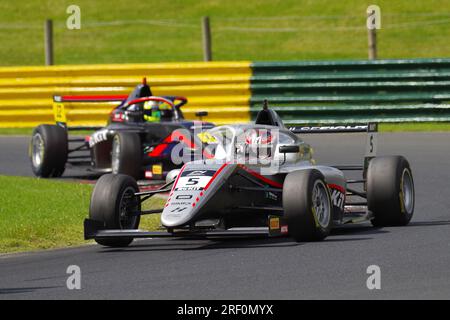 Dalton on Tees, 29. Juli 2023. William Macintyre für Hitech Pulse-Acht bei der britischen Meisterschaft ROKIT F4 auf dem Croft Circuit. Kredit: Colin Edwards Stockfoto