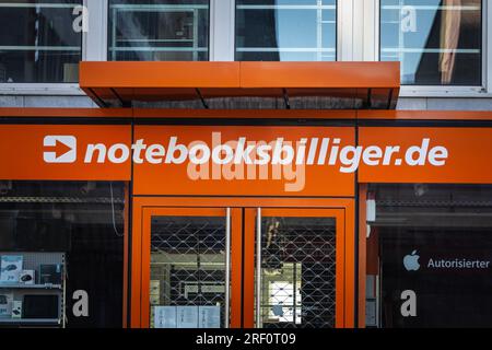 Bild eines Schildes mit dem Logo von Notebooksbilliger auf dem Hauptgeschäft für ortmund, Deutschland. notebooksbilliger.de AG ( NBB für Short , eigene Schreibweise Stockfoto