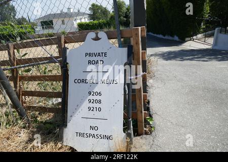 Los Angeles, Kalifornien, USA 30. Juli 2023 Schauspielerin Virginia Madsen und Schauspielerin Judd Nelson ehemaliges Haus auf der 9206 Cordell Mews Drive am 30. Juli 2023 in Los Angeles, Kalifornien, USA. Foto: Barry King/Alamy Stock Photo Stockfoto