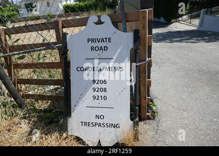 Los Angeles, Kalifornien, USA 30. Juli 2023 Schauspielerin Virginia Madsen und Schauspielerin Judd Nelson ehemaliges Haus auf der 9206 Cordell Mews Drive am 30. Juli 2023 in Los Angeles, Kalifornien, USA. Foto: Barry King/Alamy Stock Photo Stockfoto