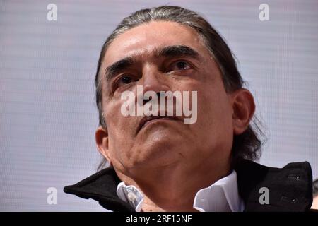 Bogota, Kolumbien. 29. Juli 2023. Kolumbianischer Politiker für die politische Allianz "Pacto Historico" Gustavo Bolivar (C) während seiner Inschrift als Kandidat für das Amt des Bürgermeisters von Bogota, Kolumbien am 29. Juli 2023. Foto: Cristian Bayona/Long Visual Press Credit: Long Visual Press/Alamy Live News Stockfoto