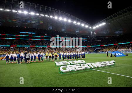 Sydney, Australien. 30. Juli 2023. Spieler und Schiedsrichter stellen sich vor dem FIFA Women's World Cup 2023 Group H Match zwischen Deutschland und Kolumbien am 30. Juli 2023 im Sydney Football Stadium in Sydney, Australien, für die Nationalhymne auf. Guthaben: IOIO IMAGES/Alamy Live News Stockfoto