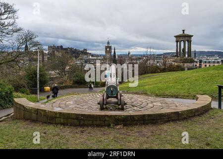 Edinburgh von Calton Hill aus gesehen, bietet ein malerisches Panorama der Stadt Stockfoto