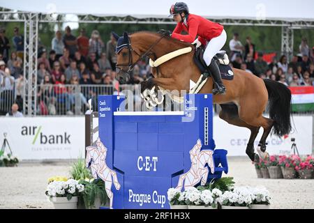 Prag, Tschechische Republik. 28. Juli 2023. Anna Kellnerova aus der Tschechischen Republik tritt am Prag-Cup CET, internationalen Springwettbewerben der Kategorie CSIO4*, Nationenpokal in Prag, Tschechische Republik, am 28. Juli 2023 an. Kredit: Michal Kamaryt/CTK Photo/Alamy Live News Stockfoto