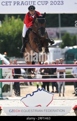 Prag, Tschechische Republik. 28. Juli 2023. Ales Opatrny aus der Tschechischen Republik tritt am Prag Cup, internationalen Springwettbewerben der CSIO4* Kategorie, Nationenpokal in Prag, Tschechische Republik, am 28. Juli 2023 an. Kredit: Michal Kamaryt/CTK Photo/Alamy Live News Stockfoto