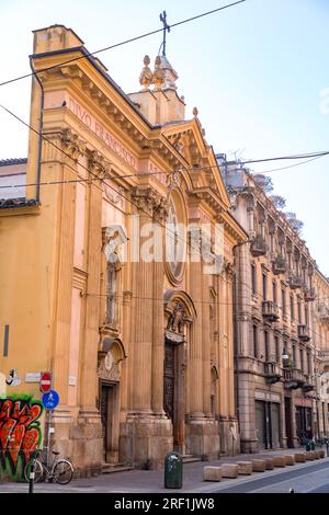 Turin, Italien - 28. März 2022: Die Kirche San Rocco ist eine der Kirchen von Turin, die sich in der Via San Francesco d'Assisi befindet. Stockfoto