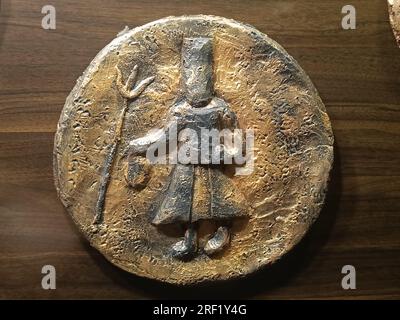 Kushana-Münznachbildung. Sie waren die ersten, die Goldmünzen in Indien eingeführt haben, griechisch-römische Imitationen Stockfoto