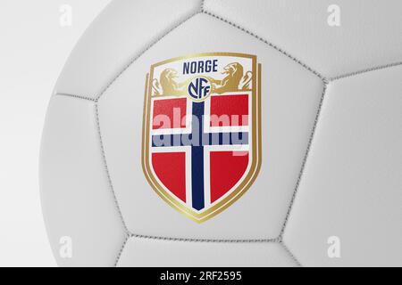 LONDON, Großbritannien - Juli 2023: Nahaufnahme des norwegischen Fußballnationalmannschaftslogos auf einem Fußball. 3D-Rendering Stockfoto