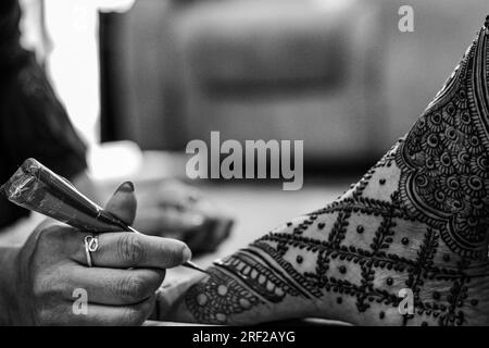 Kenianische Indische Asiatische Hinduistische Hochzeiten Traditionelle Zeremonie Henna Dekoration Kunst Mehendi Mehndi Sangeet Havan Übliche Fotografen In Nairobi City County Stockfoto