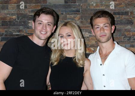 LOS ANGELES - JULI 29: Chad Duell, Eden McCoy, Evan Hofer beim General Hospital Fan Club Mittagessen in den Embassy Suites am 29. Juli 2023 in Glendale, Kalifornien Stockfoto