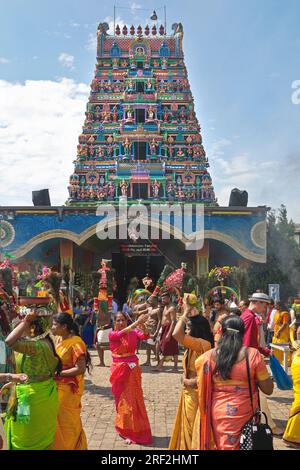 tanz der Hindus am Hauptfesttag vor dem Sri Kamadchi Ampal Tempel, Deutschland, Nordrhein-Westfalen, Ruhrgebiet, Hamm Stockfoto