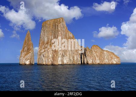 Kicker Rock in der Nähe von San Cristobal Island, Ecuador, Galapagos Islands, San Cristobal Stockfoto