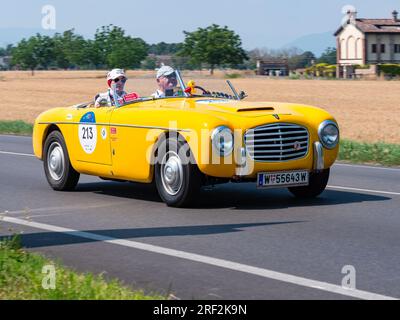 1951 S.I.A.T.A. DAINA GRAN SPORT STABILIMENTI FARINA, Mille Miglia 2023, day4 in Piacenza, Emilia Romagna Stockfoto