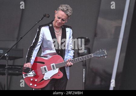 Prag, Tschechische Republik. 30. Juli 2023. Der Gitarrist Martin Gore von der britischen Musikband Depeche Mode tritt am 30. Juli 2023 auf der Memento Mori World Tour in Prag auf. Kredit: Michal Kamaryt/CTK Photo/Alamy Live News Stockfoto