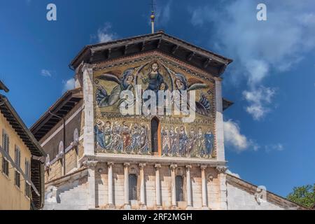 Basilika San Frediano in Lucca, Italien Stockfoto