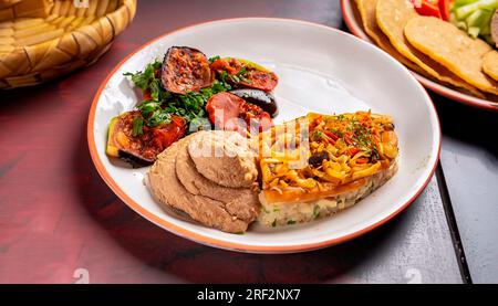 Lomo saltado typisch peruanisches Essen Stockfoto