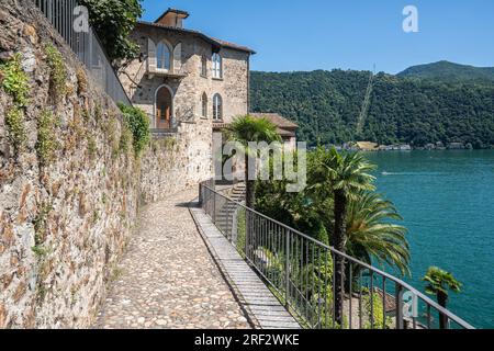 Morcote mit Blick auf den Lugano-See, gilt als eines der schönsten Dörfer in der Schweiz Stockfoto