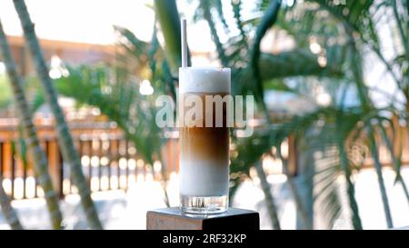 Kalter Kaffee, Eisgetränk mit Eis und Milch Stockfoto
