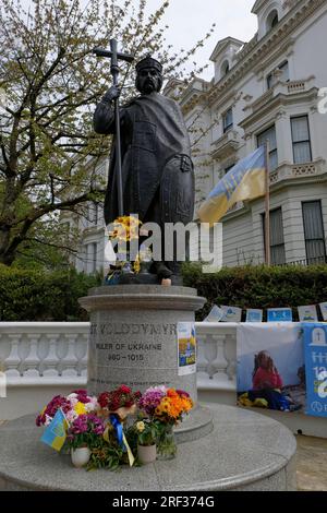 Denkmal für Saint Volodymyr The Great, Holland Park, London, England, Großbritannien Stockfoto