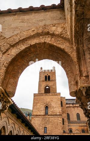 Blick auf die Kathedrale von Monreale in Palermo, Sizilien, Italien Stockfoto