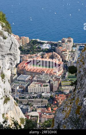 Fontvieille, Monaco, 2019. Luftaufnahme des Stade Louis II ALS Stadion des FC Monaco. Stockfoto