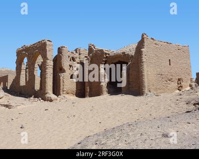 Eindruck um Gabbanat el bagawat, einen historischen Friedhof in Ägypten Stockfoto