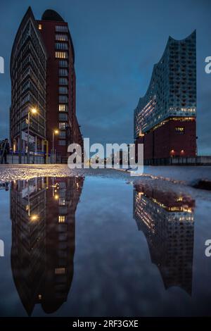 Moderne Strukturen Formen die Skyline von Hamburg - Eine visuelle Odyssee durch zeitgenössische urbane Meisterwerke Stockfoto